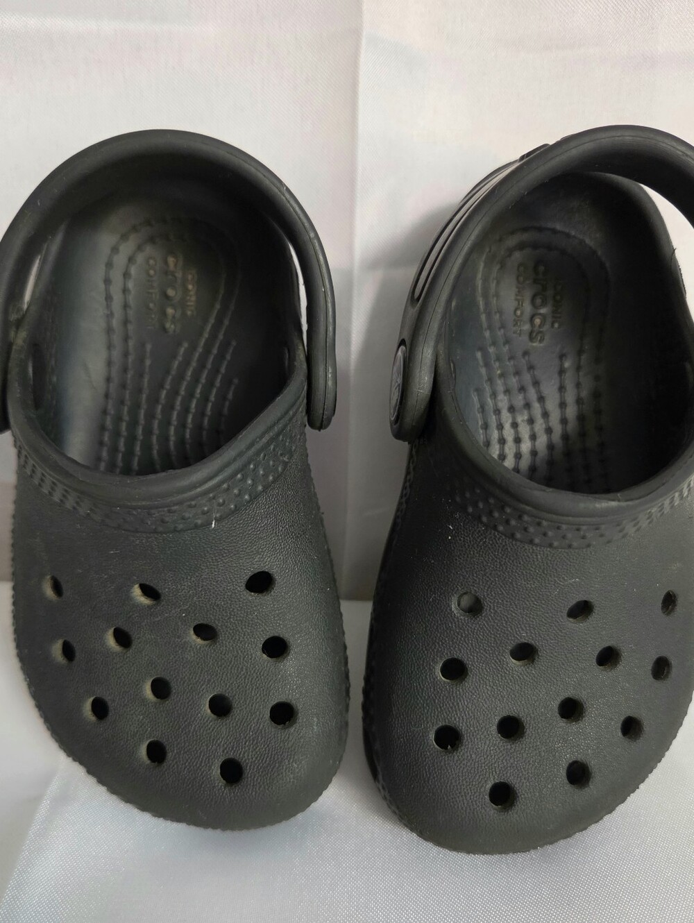 CROCS Kids Black Classic Clog. sz 6